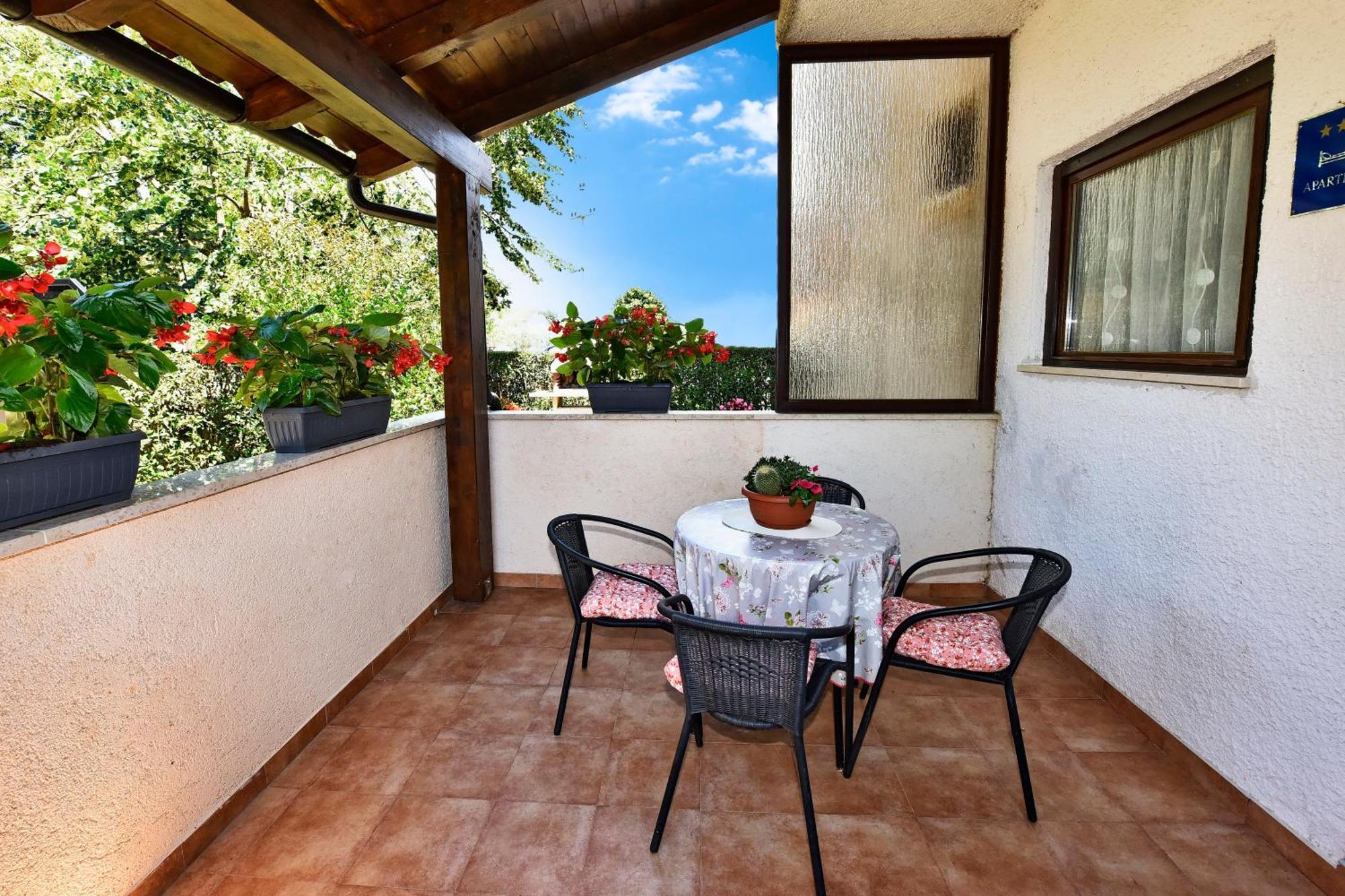 Appartement Irena Arvaj *
