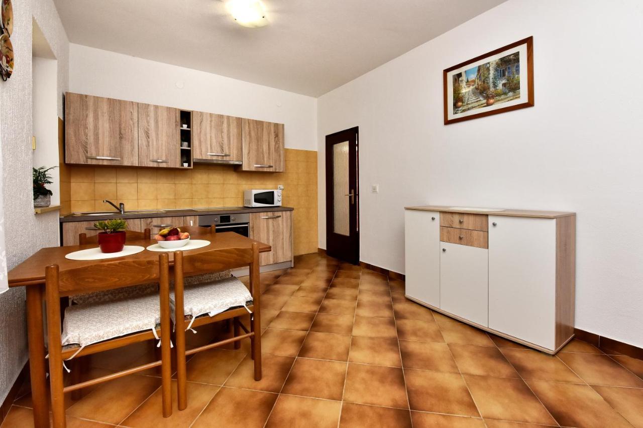 Appartement Irena Arvaj