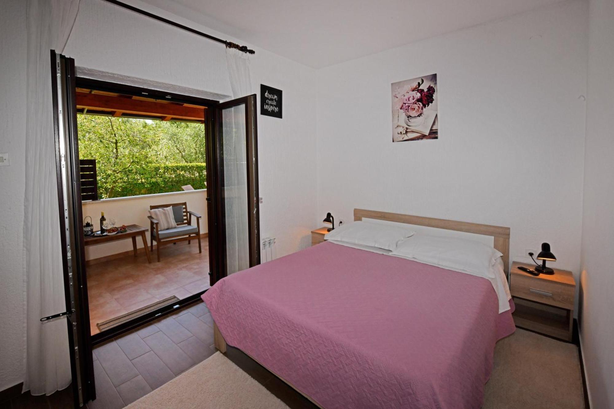 Apartmán Irena Arvaj *